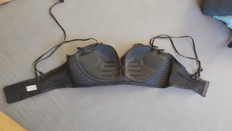 Čierna podprsenka push-up, 85b