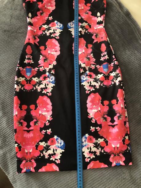 Guess krásne šaty s, guess,s