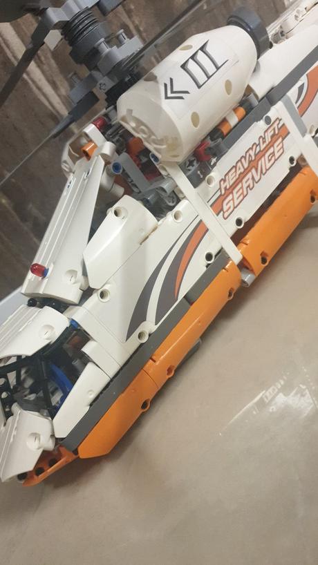 Stavebnica ' helikoptéra na ťažké naklady,