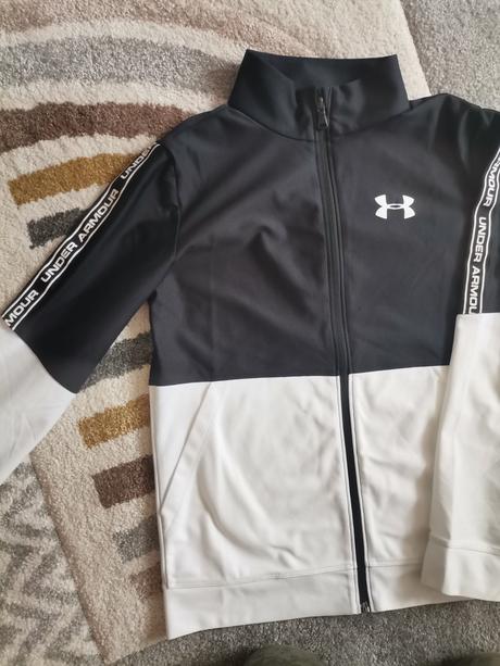 2krat oblečená mikina, under armour,152