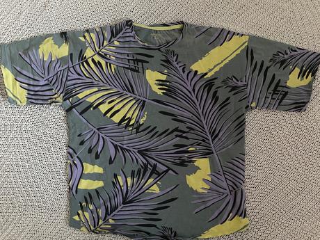 Krásne letné tričko s pekným motívom, reserved,170