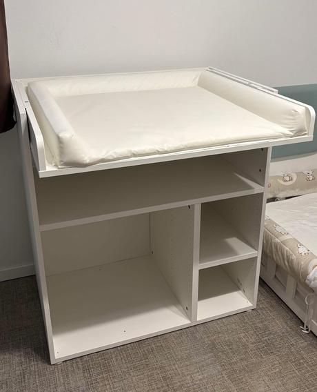 Prebaľovací pult ikea smastad, podložka grátis, 