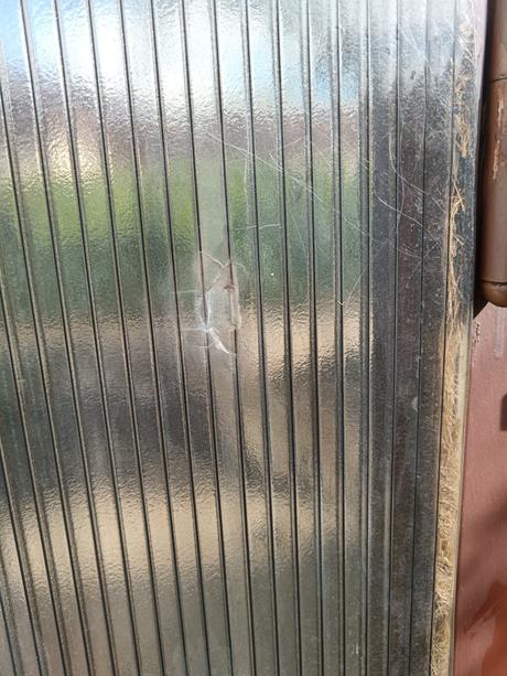 Kovová brána s bránkou 4,3 x 1,3 m., 