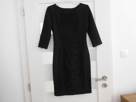 Čierne dámske šaty s čipkou stredom, pružné-36, 36