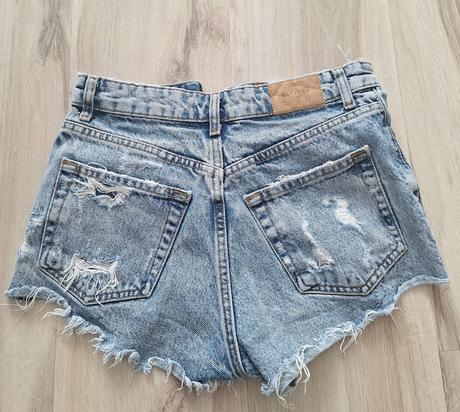 Kratasky bershka č.32, bershka,32