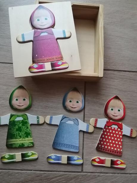 Drevená hračka, puzzle, máša, obliekanie, šaty,