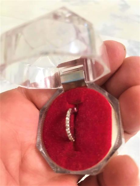 Zlaté náušnice so zirkónmi,