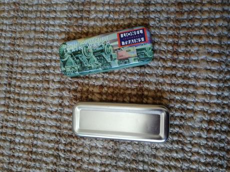 Plechová krabička,