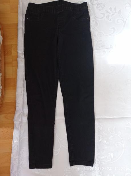 Cierne elasticke nohavice 158, 158