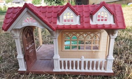 Sylvanian sweet raspberry house,