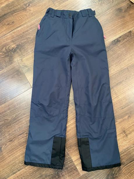 Bunda spolu s oteplovačkami a nohavicami grátis, 152