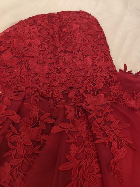 Spoločenské šaty, 34