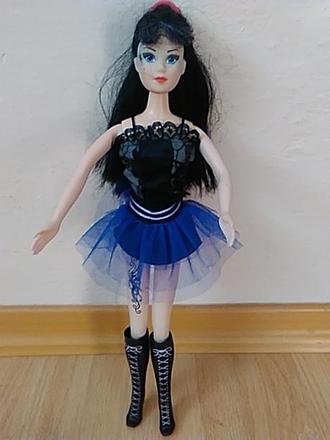 Monsther barbie s tetovanìm,