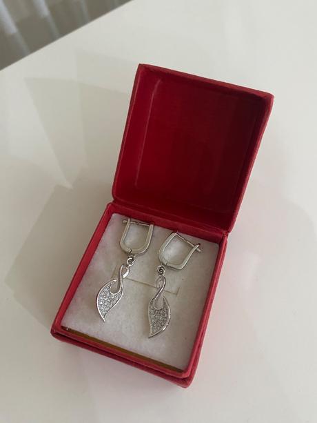 Strieborné náušnice, 