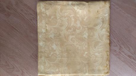 Sviatočný obrus 130 cm x 130 cm,