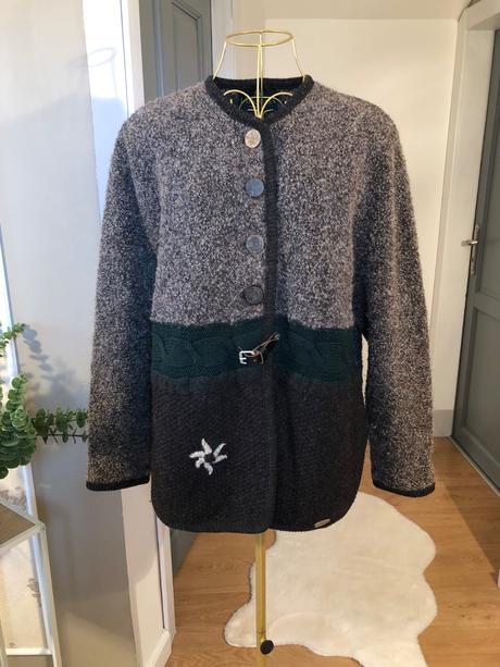 Giesswein vlnený krojový kabát, 44