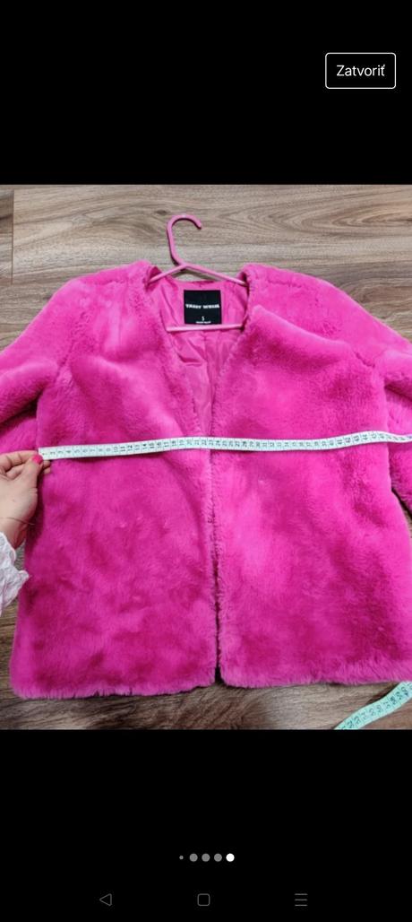 Ružový kabát, s
