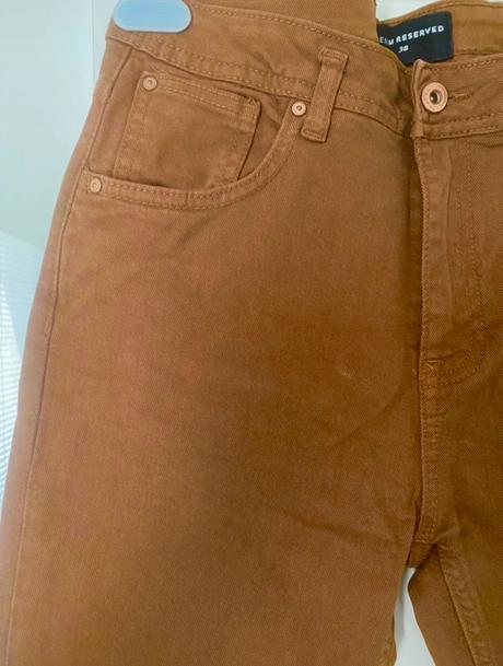 Hnedé gate, reserved,38