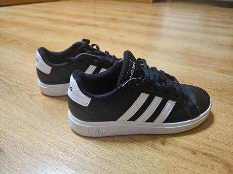 Adidas tenisky, 35