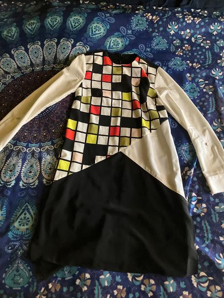 Geometrické šaty z ľahkej látky, m