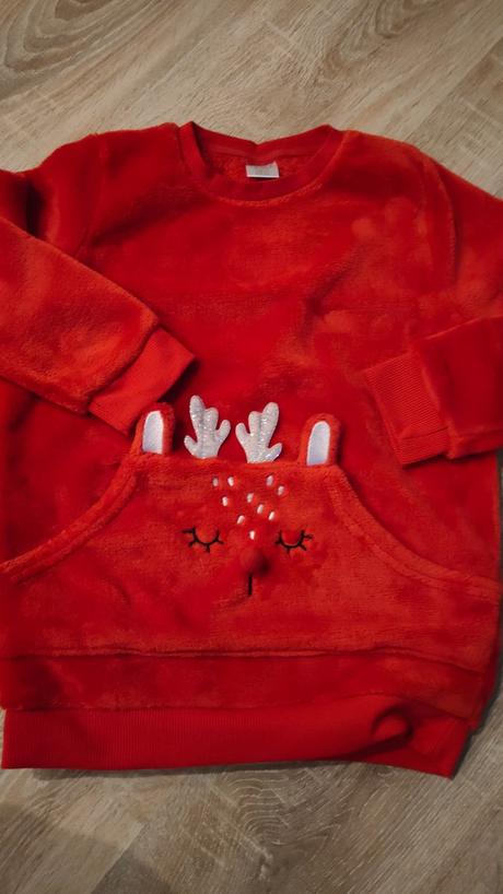 Vianočný pulóver, 134