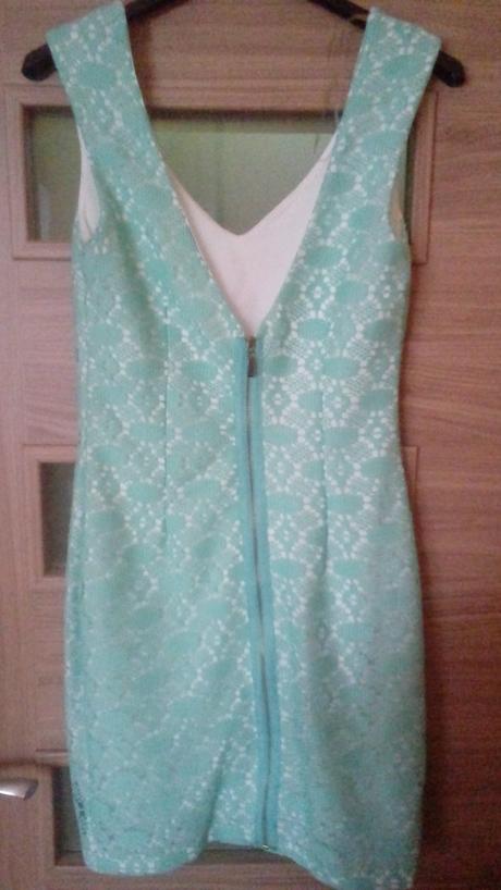 Puzdrove cipkovane elegantne saty, s