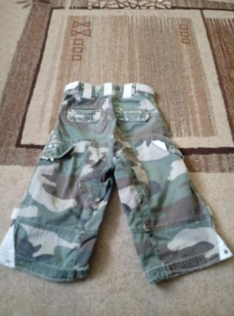 Maskáčové kraťasy, 146