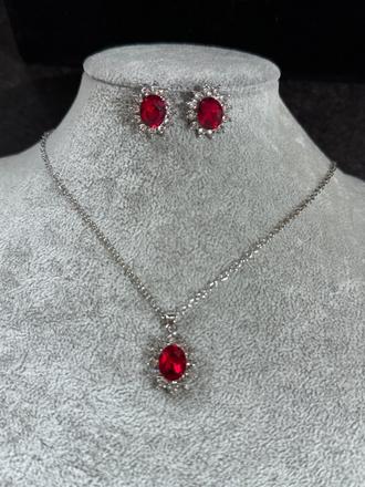 Set náušnice + retiazka s príveskom,