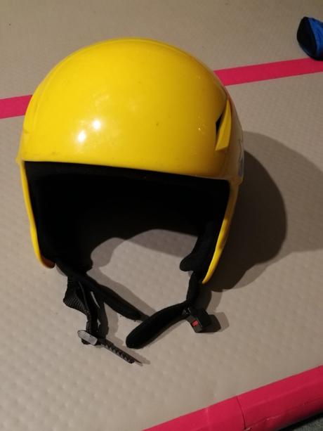 Prilba na 11 r. 57 cm, uvex