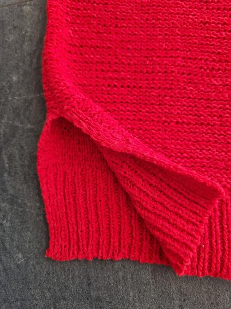 Červený pulóver, reserved,s