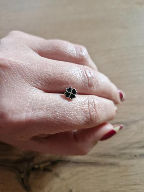 Piercingová náušnica štvorlístok,