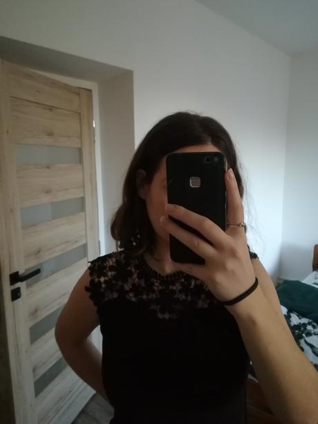 Elegantný top s čipkou, s