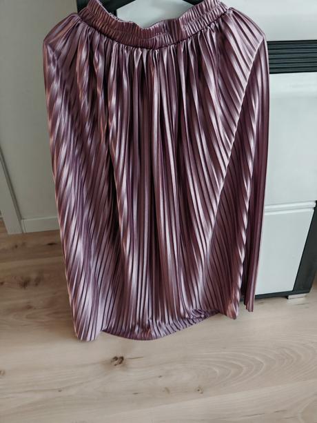 Používaná midisukna staroruzova uni, 