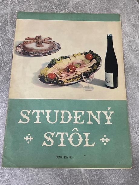 Kniha- studený stôl, 