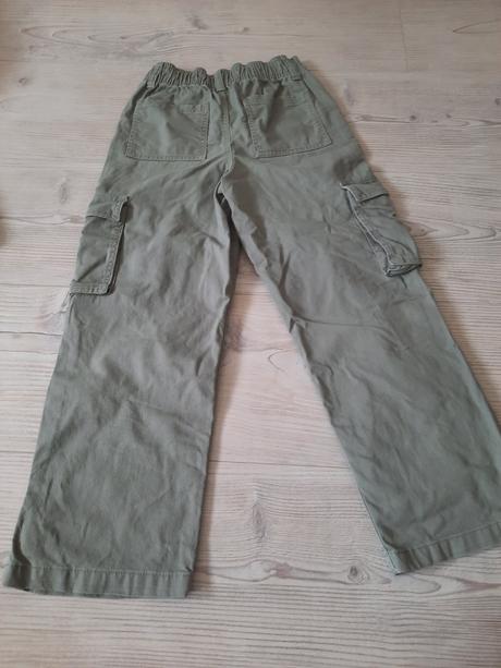 Kapsacove nohavice, primark,152