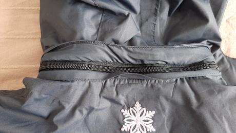 Zimna bunda s kapucnou, alive,116