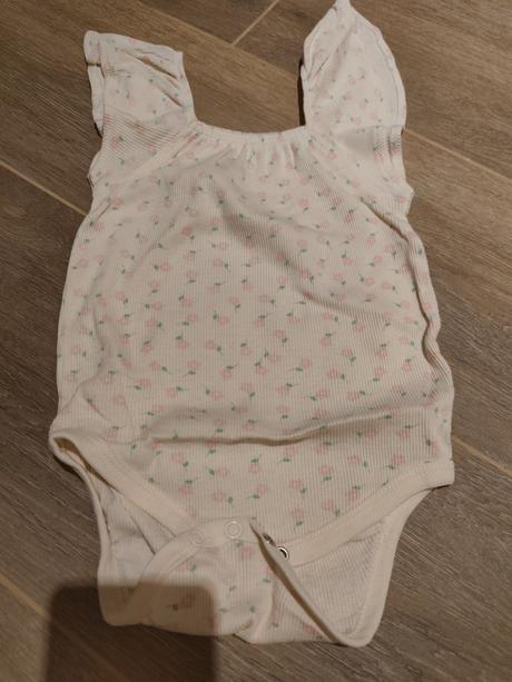 Letné body s kvietkami top stav, sinsay,92