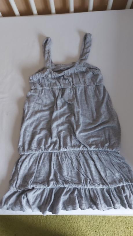 Padavé šaty zn. dvs, 122