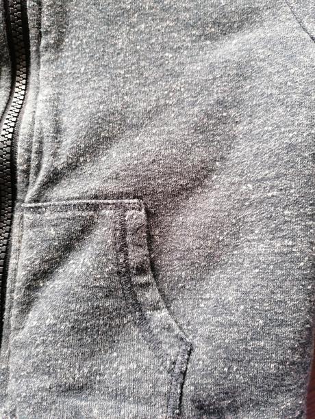 Tmavomodrá hunatka, 98