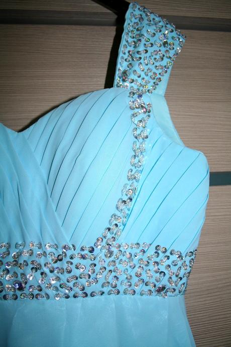 Tehotenské spoločenské šaty, 38