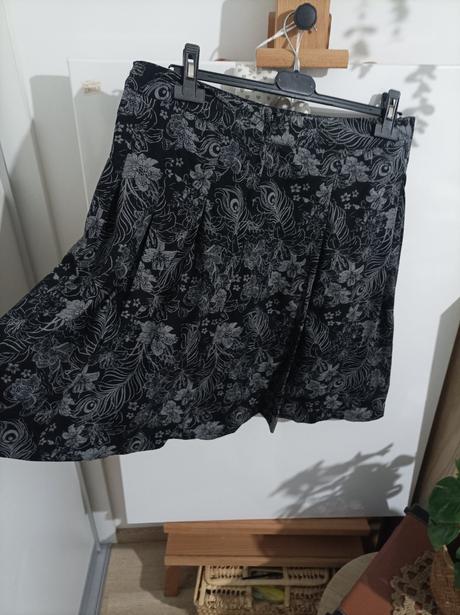 Ackova skladana sukňa, 42