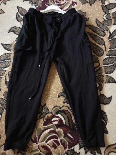 Čierne teplákové nohavice, amisu,40