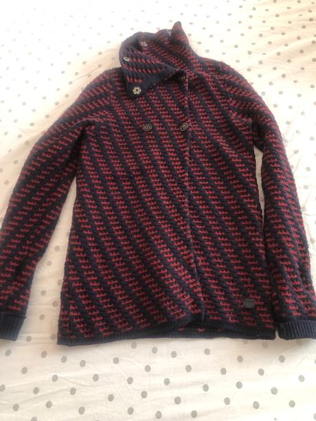 Teply hruby sveter na gombiky trussardi, 140