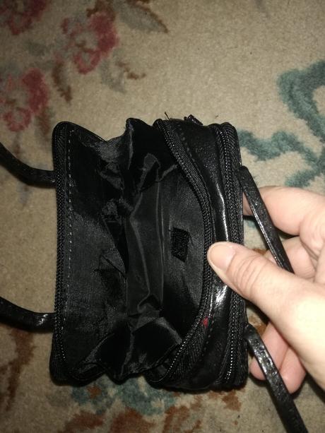 Malinka kabelkopeňaženka,