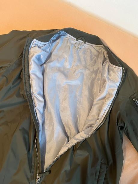 Prechodná bunda, 170