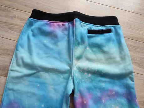 Krásne tepláky zn. dngrs, l