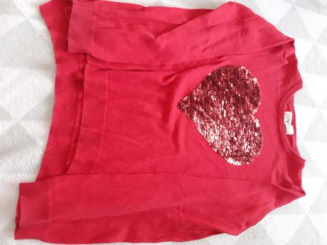 Cerveny dievcensky pulover so srdieckom, h&m,128