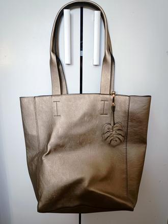 Veľká kabelka medicine, medicine