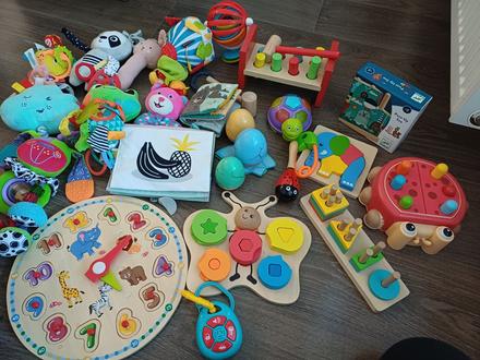 Hračky do 1.5 roka - plná krabica, 