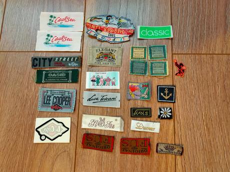 Spony na opasok,na traky,nášivky, 